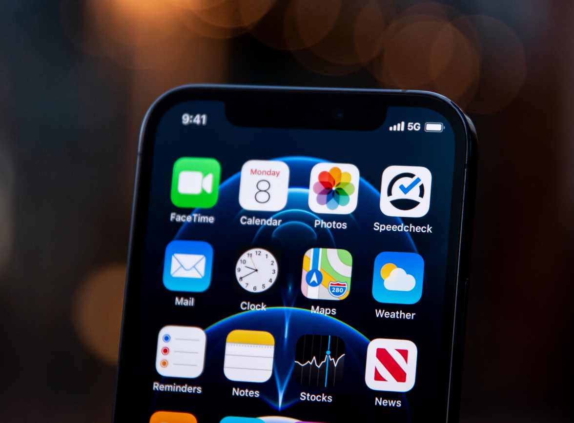 锡林浩特苹果手机维修分享为什么 iPhone 12 在冬季会自动关机 